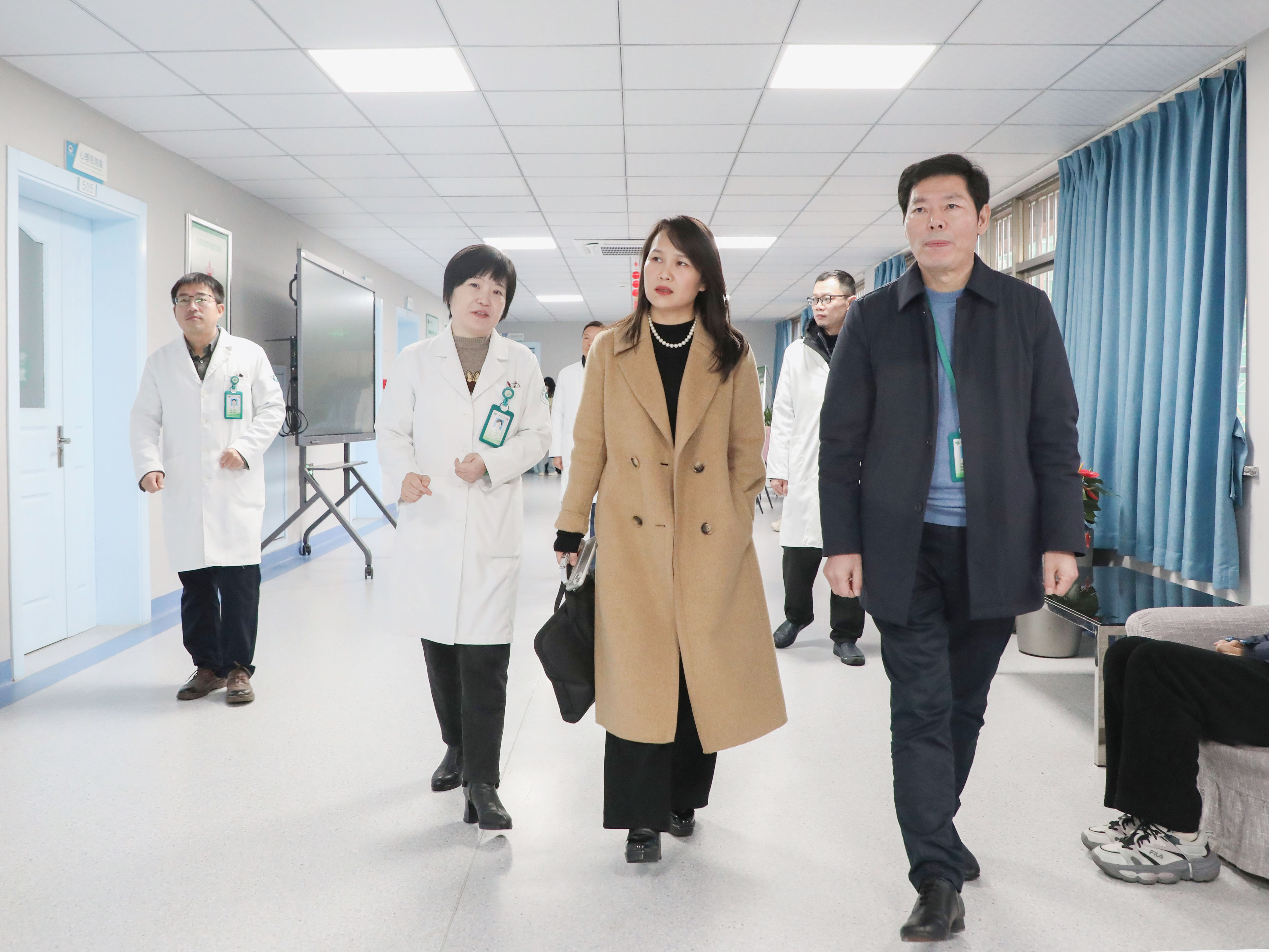 金华市卫健委党委书记施志芳到金华市第二医院走访调研